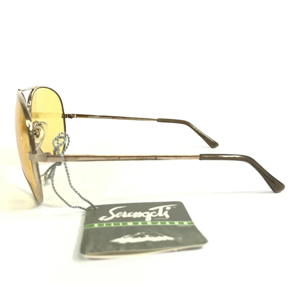 Vintage Serengeti Sunglasses 5129M Mens Gold Aviators Yellow Photochromic Lenses